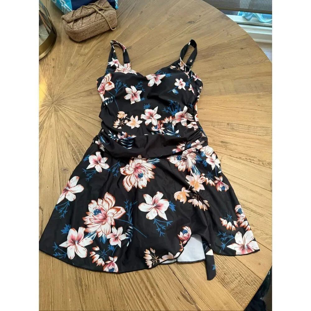 Blooming jelly red piece swimsuit size medium - Picture 2 of 5